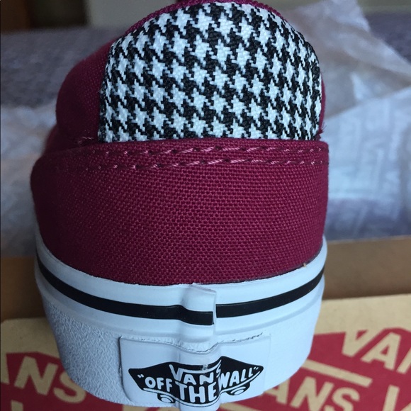 Vans - Picture 3 of 5